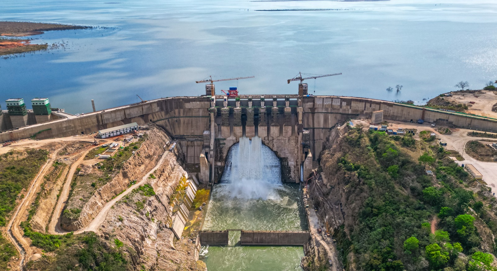 The Minister of Housing inspects the work progress of Julius Nyerere Dam and Hydropower Plant in Tanzania| The Arab Contractors