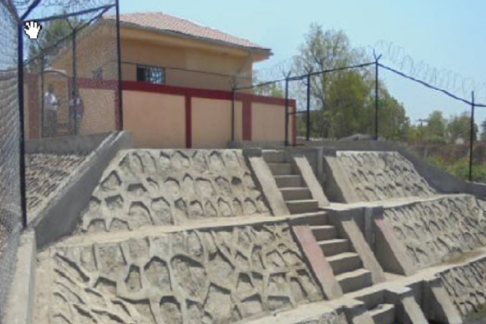 The construction and rehabilitation of a water level measurement and drainage station in Manyiel