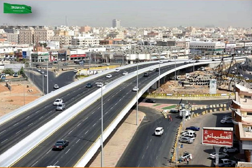 كوبري تقاطع طريق الملك فهد مع شارع الروضة بميدان الدراجة بمدينة جدة