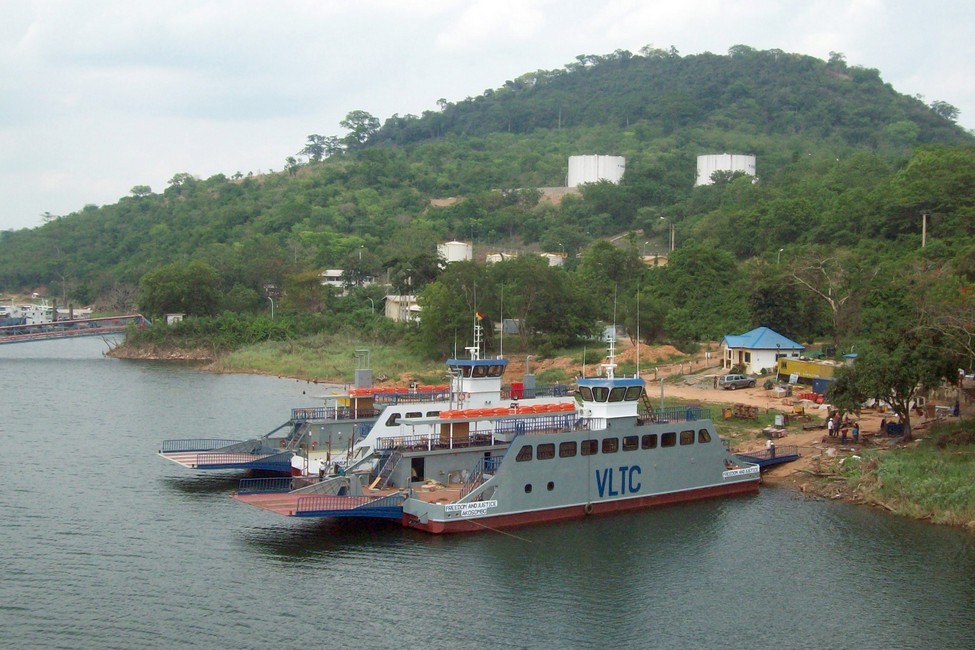 Rehabilitation of a floating dock and the design-build of two ferries 