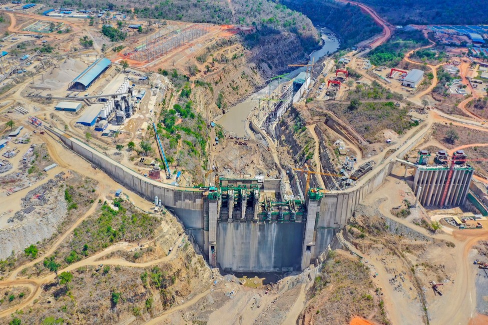 ســـد و محطة جوليوس نيريرى للطاقة الكهرومائية - تنزانيا